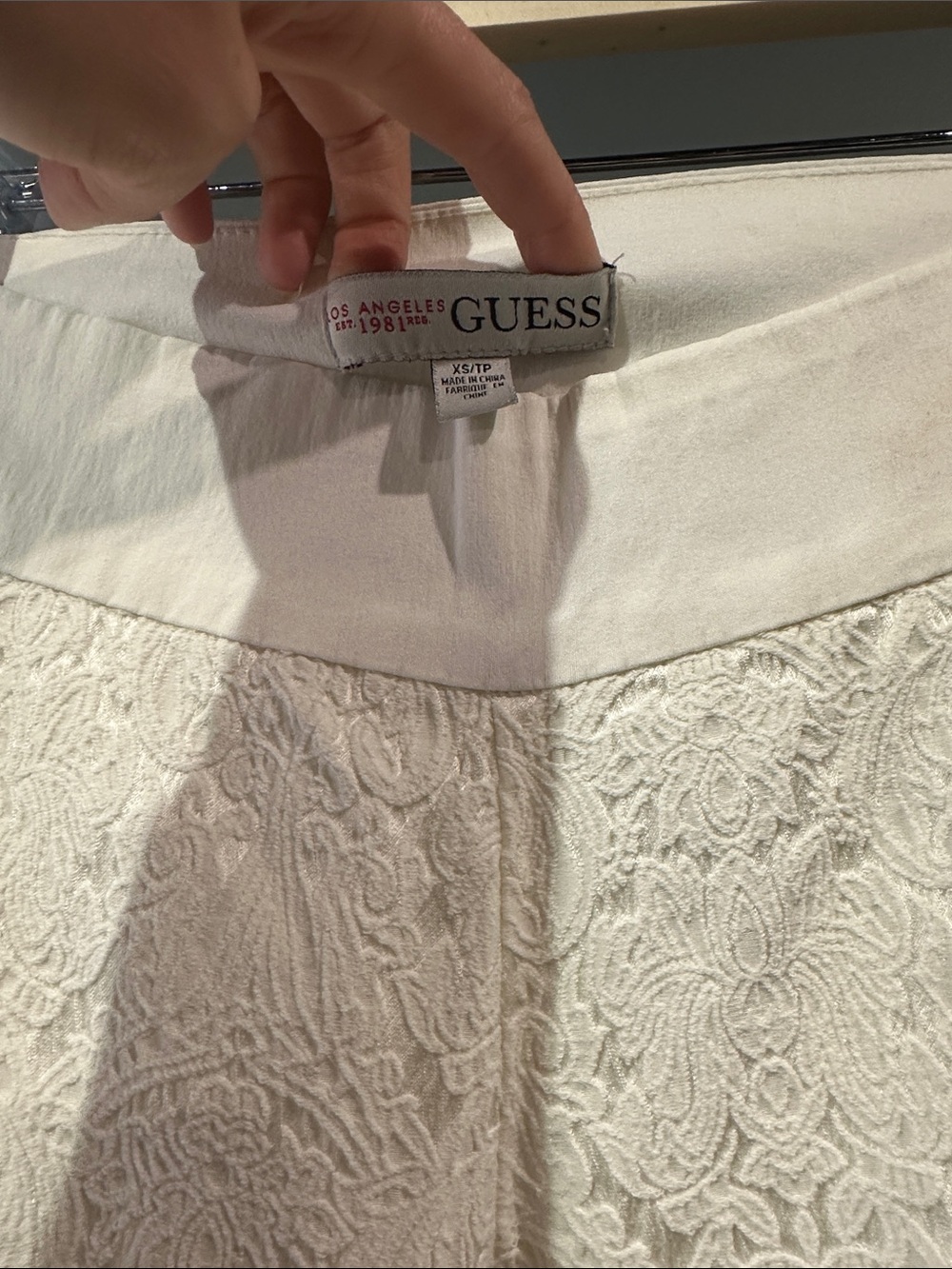Guess Cream Lace-Front Skinny Pants - Picture 4 of 4